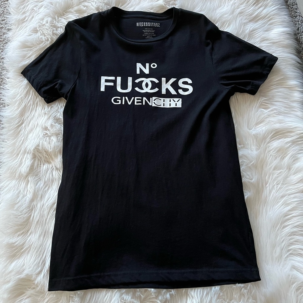 Necessiteez t-shirt